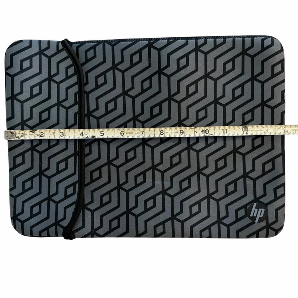 HP Chroma CMF Geo Neoprene Reversible 14″ Laptop Sleeve Gray & Black